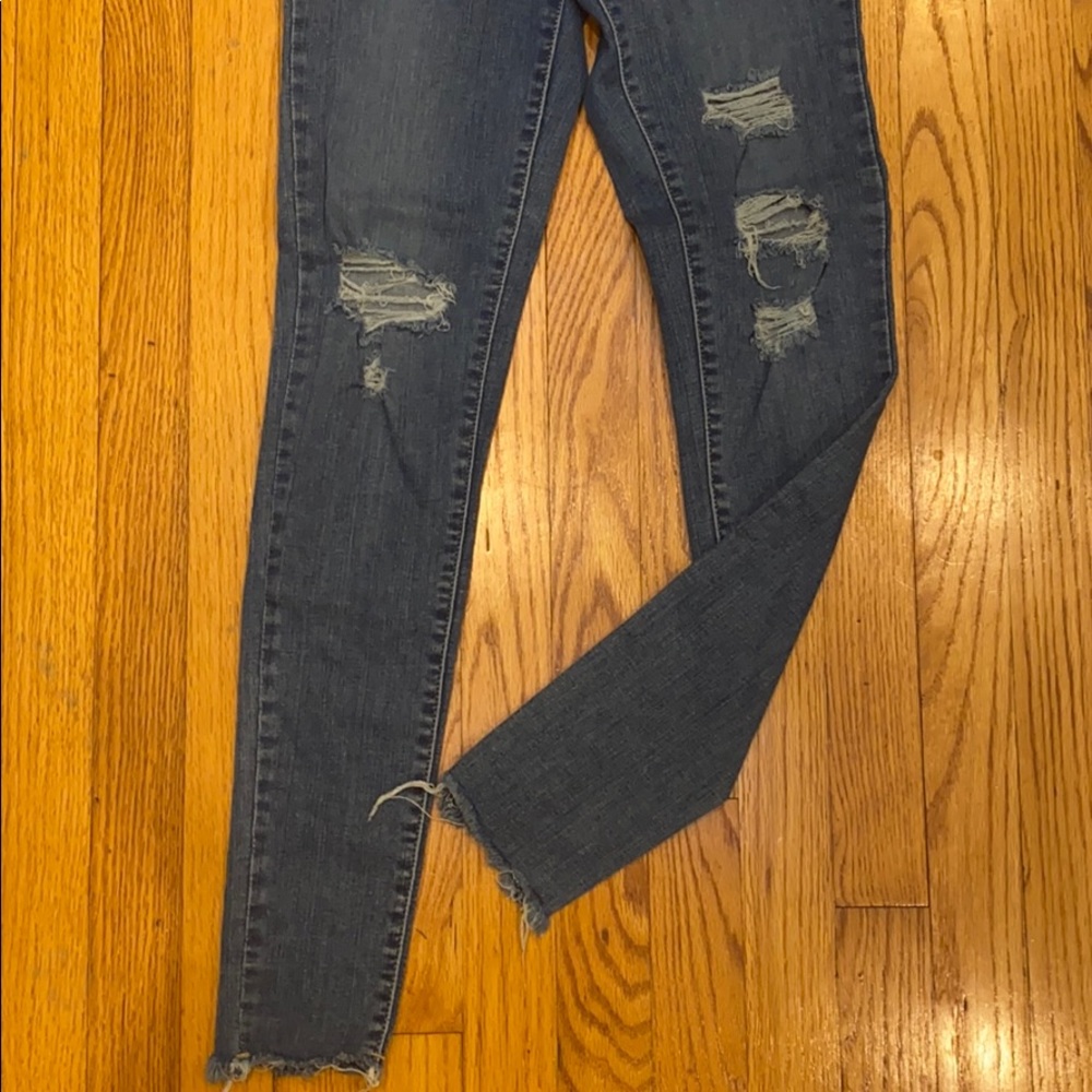 Levi's High Rise Ripped Jeans - Picture 3 of 4